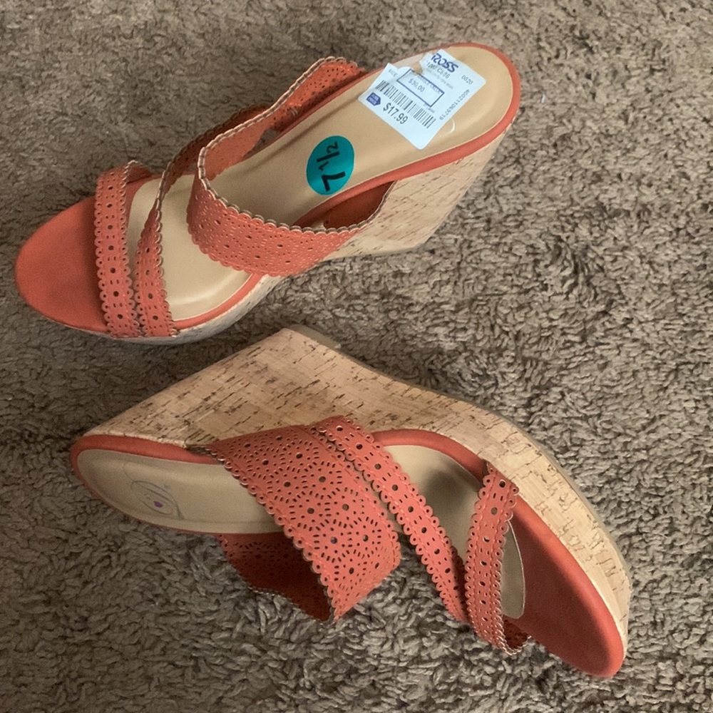 Orange wedges ♡︎ - Picture 2 of 2